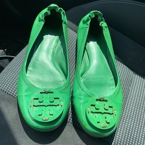 ‼️Sale‼️Tory Burch Green Patent Leather Flat Sz 8